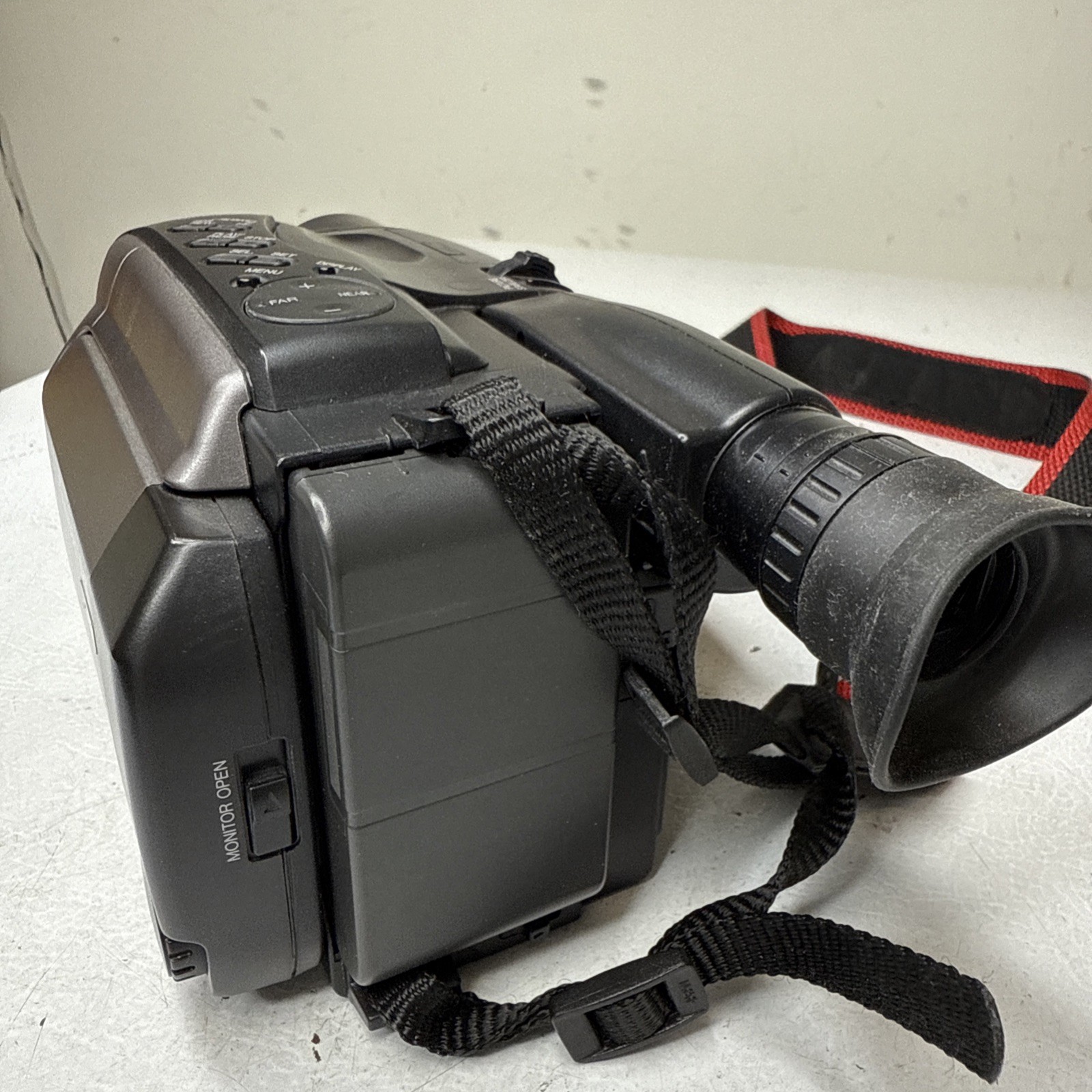 JVC VHS-C Camcorder *READ* Model GR-AXM70U Tested Working.