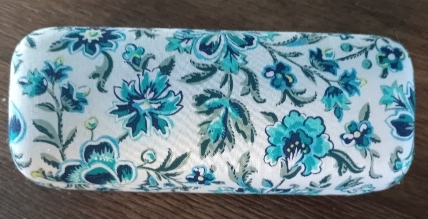 Vera Bradley Eyeglass Hard Case Daisy Dot Paisley Teal Pattern Retired VERY NICE