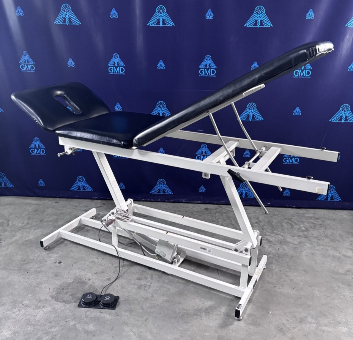 AM353 Three-Section Treatment Table