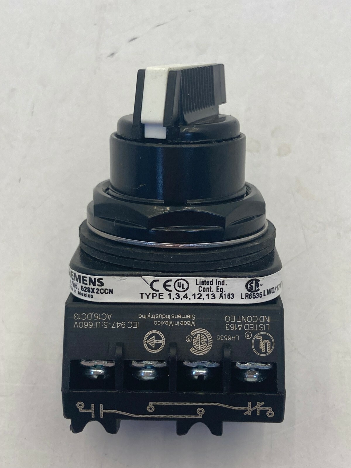 SIEMENS 52SX2CCBA1 SELECTOR SWITCH 3-POS SHORT LEVER 1NO-1NC SPR RET FROM RGT