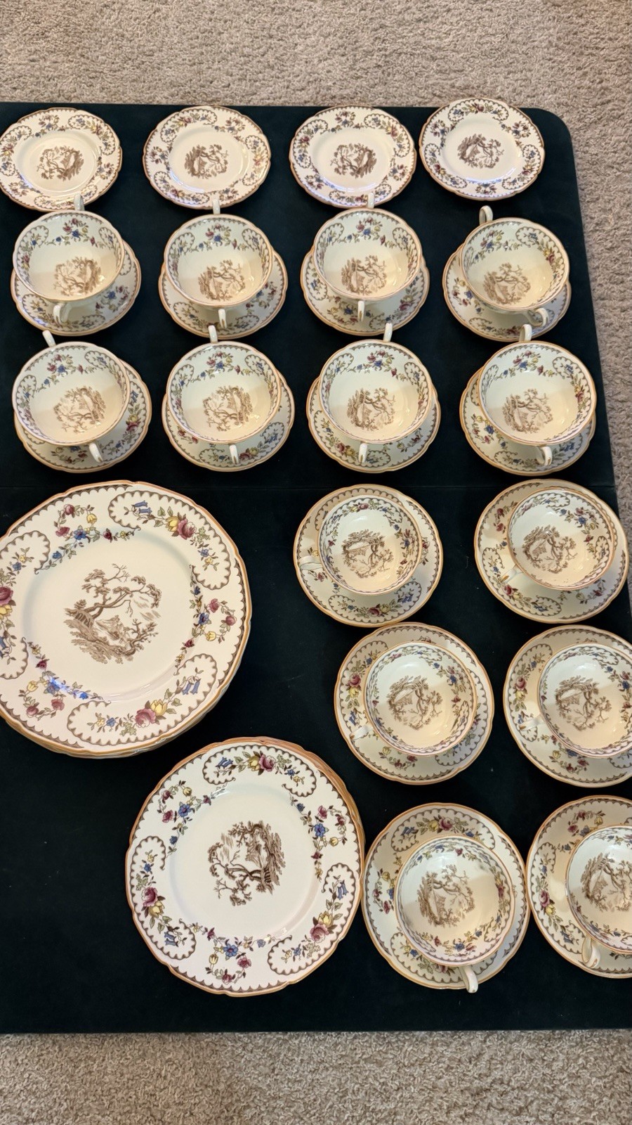 Royal Doulton The Beaufort cutlery set Vintage. Made in England. 46 pieces