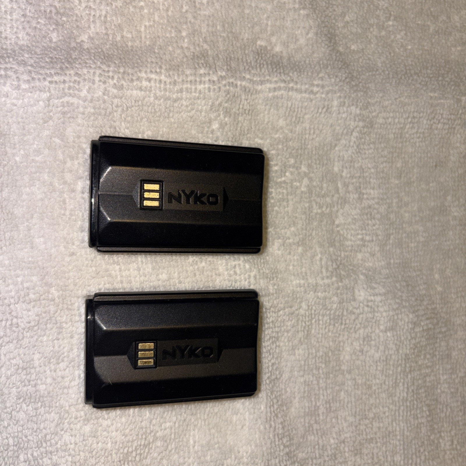 Nyko Charge Station With 2 Rechargeable Batteries