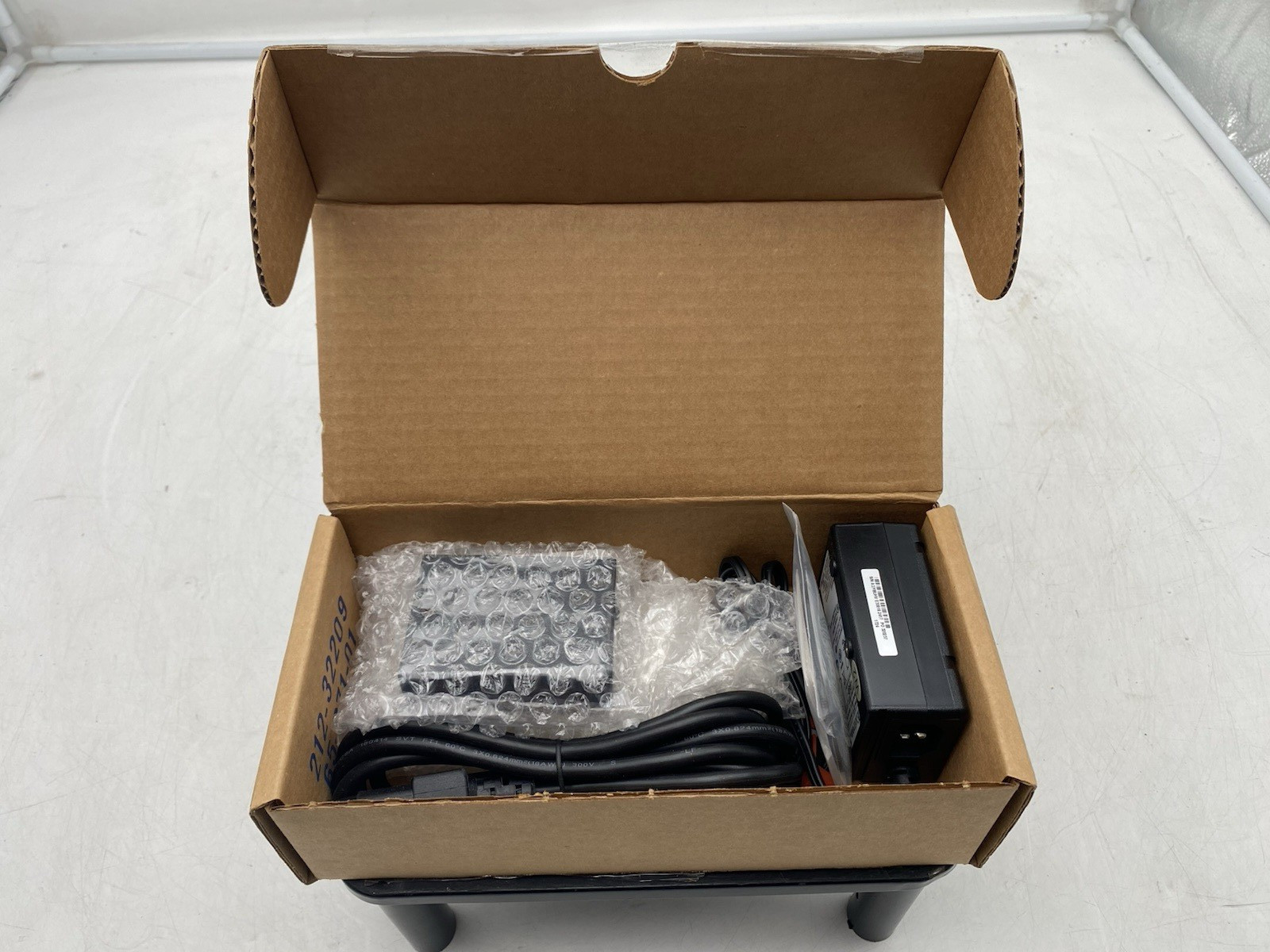 Extron HDP 101 4K HDMI to DisplayPort Converter With Power Supply & Accessories