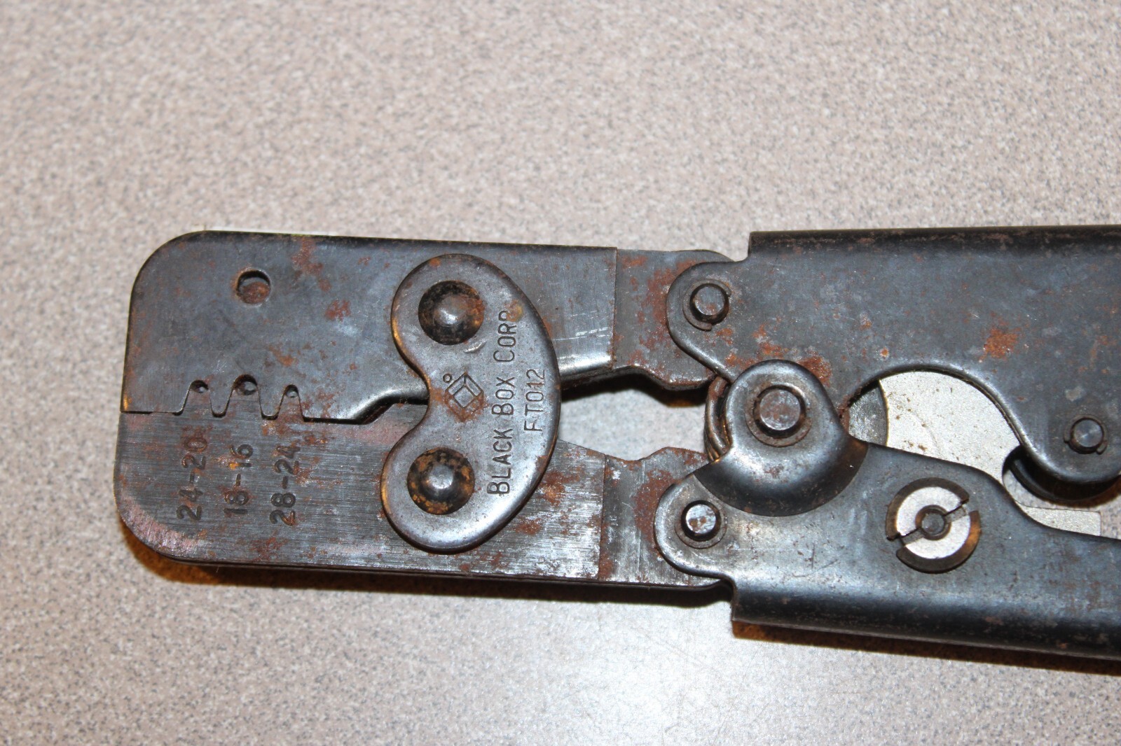 Black Box Corp FT012 V.35 And M/50 Crimp Tool