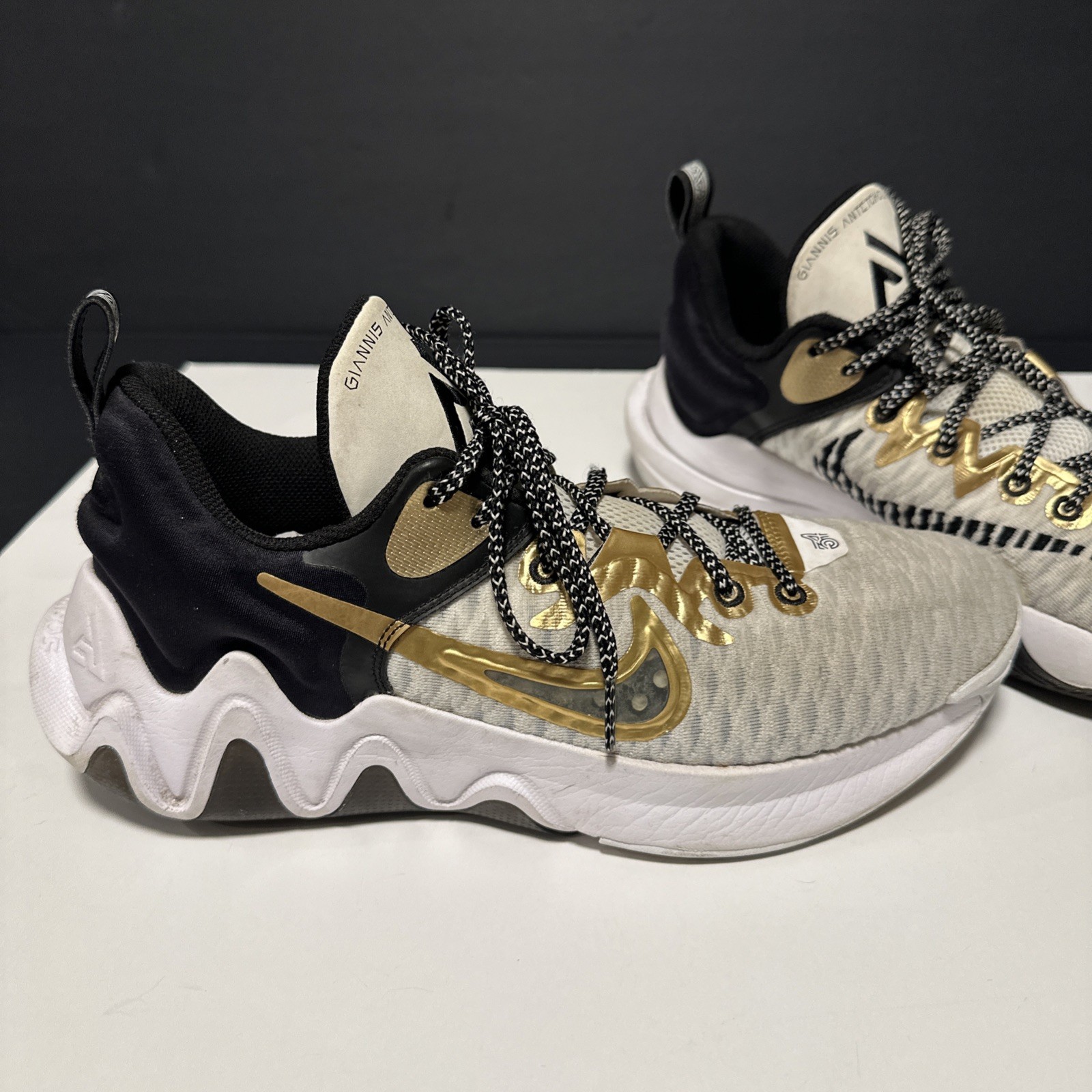 Nike Giannis Immortality Championship Size 10.5 White Gold CZ4099-100 Basketball