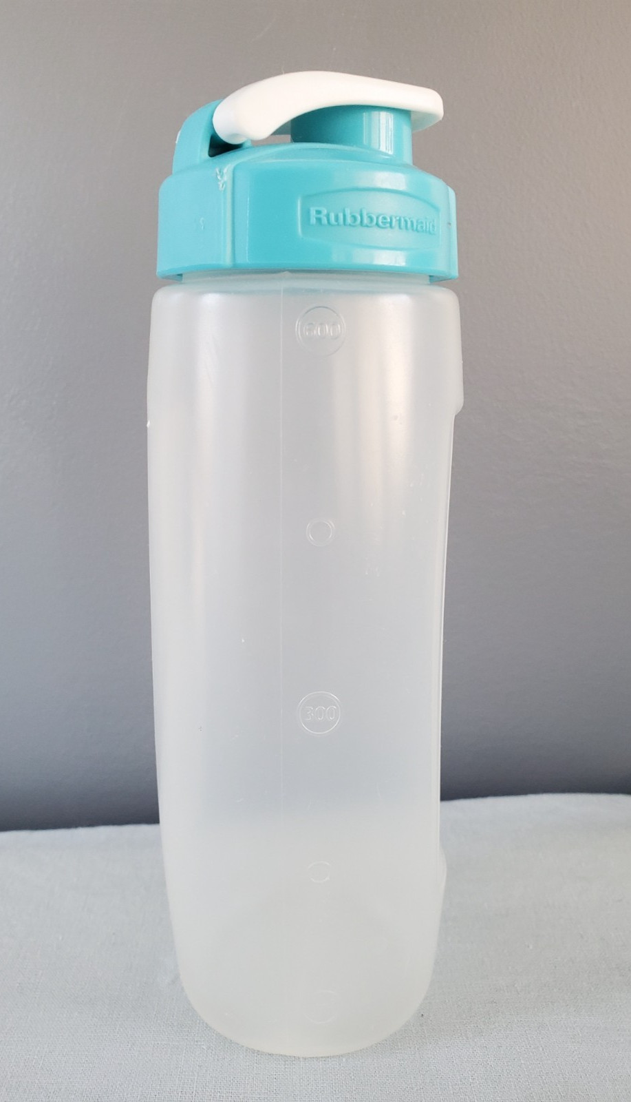 Rubbermaid 20 oz Blue Teal Lid Flip Top Water Bottle Chug Sip Bottle Reusable