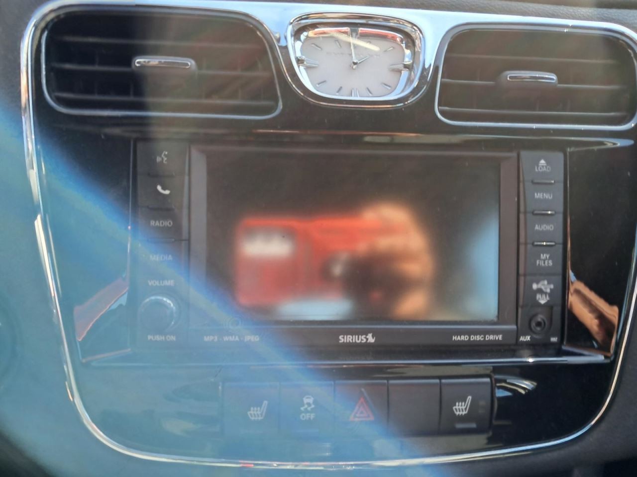 200 2011 Glove Box 4862088