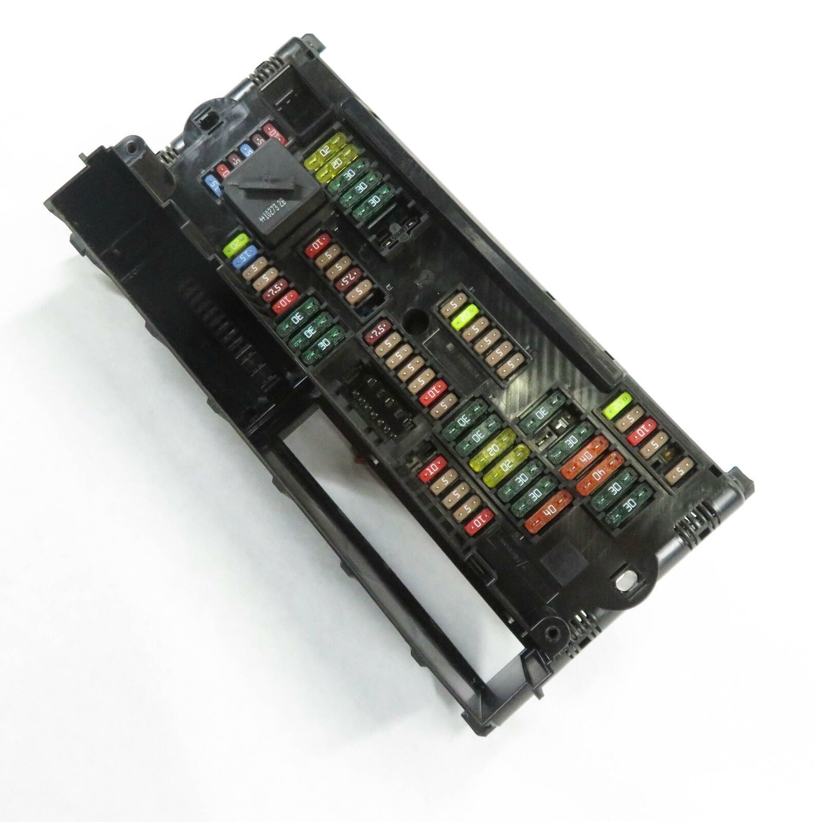 2011 BMW ACTIVE HYBRID 7 (F04) FRONT POWER DISTRIBUTION RELAY FUSE BOX