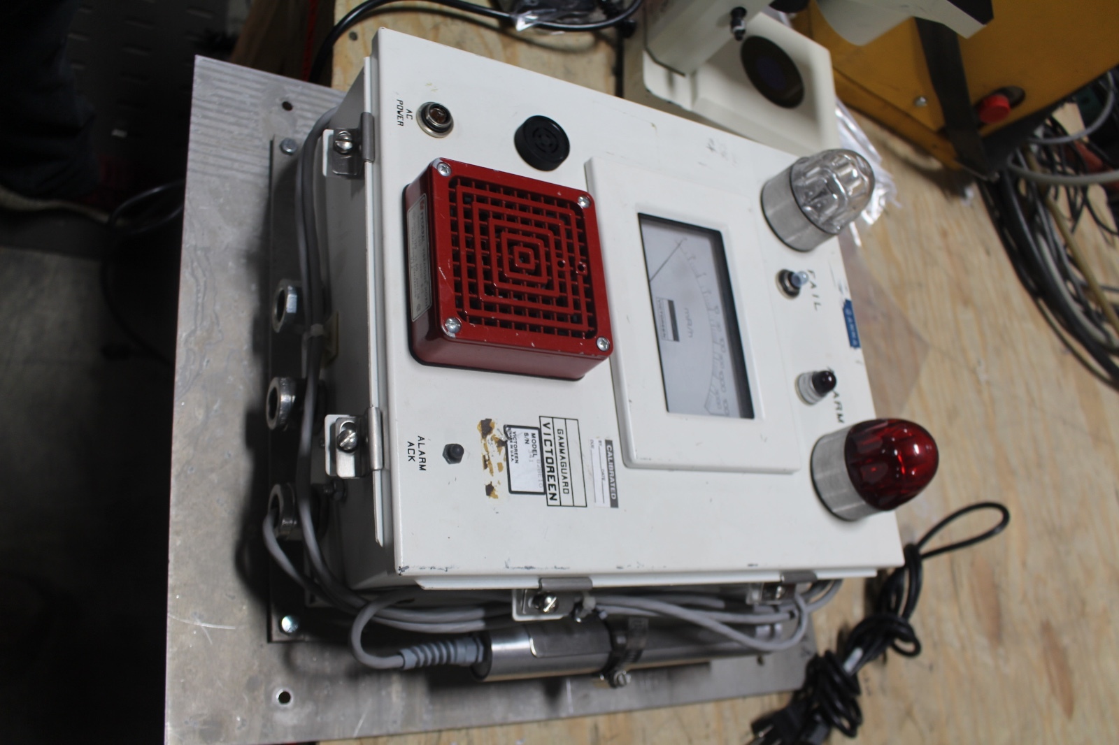 VICTOREEN GAMMAGUARD GAMMA WITH PROBE