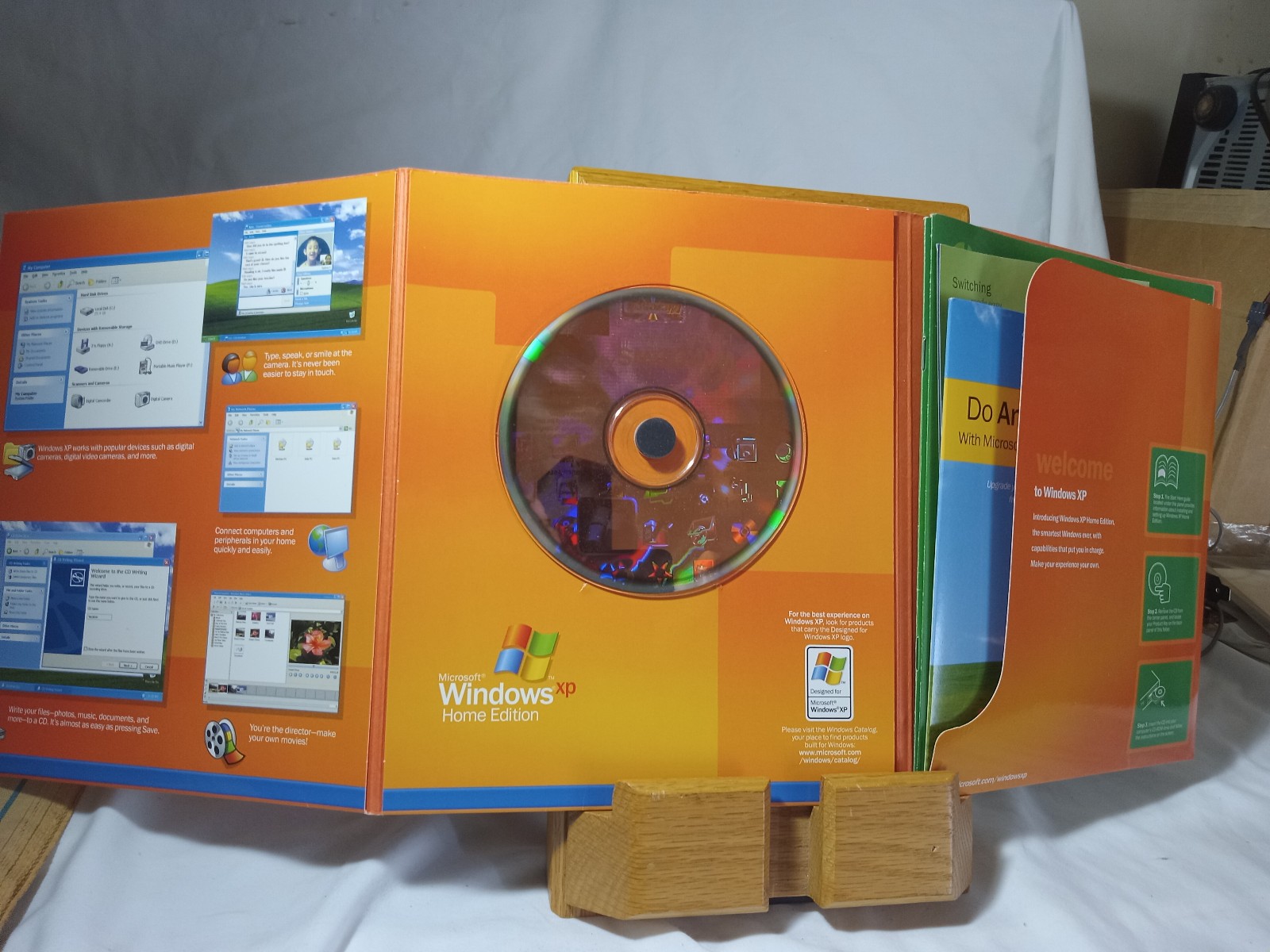 Microsoft Windows XP Home Edition PC Software 2002 CD Manual With Product Key