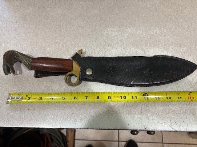 FATAL ATTRACTION ENGRAVED BOWIE KNIFE WITH SNAKE'S HEAD POMMEL & Sheath