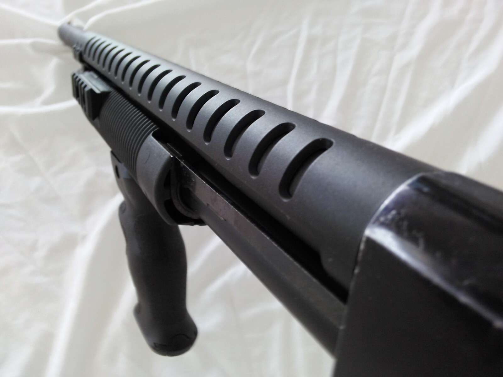 BLACK OPS POLYMER HEAT SHIELD FOR REMINGTON 870 12 GA SMOOTH BARRELS
