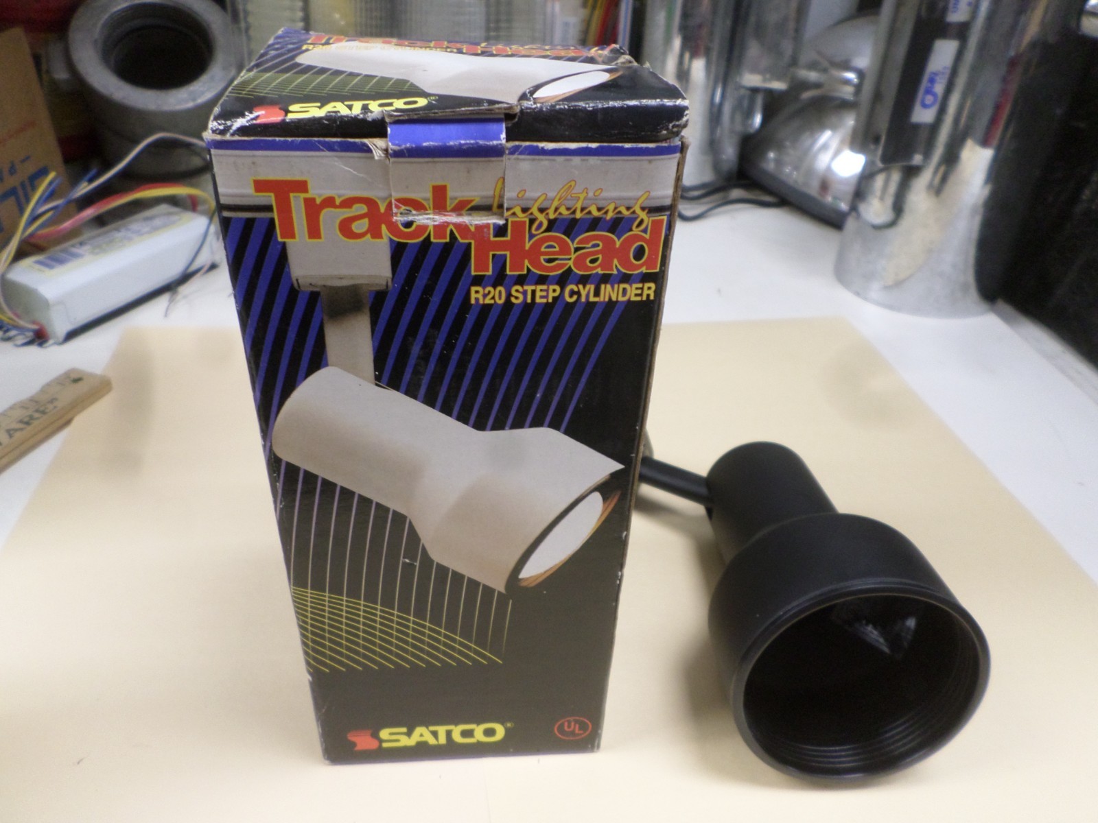 SATCO TH205 R20 Step Cylinder Track Head, Black