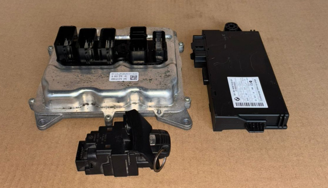 BMW X1 20i N20 E84 ENGINE CONTROL ECU SET 8603576