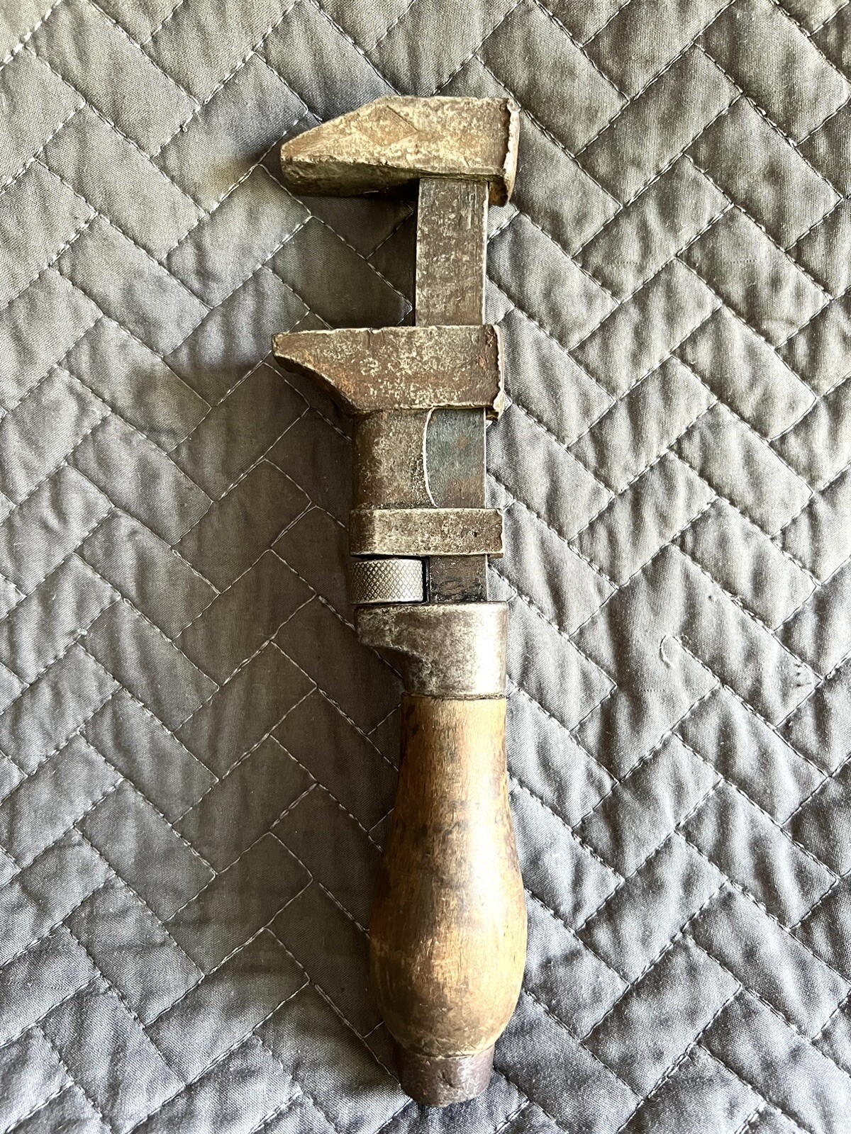 Vintage Antique Wooden Handle Adjustable Pipe Wrench Tool Wood SEE PHOTOS