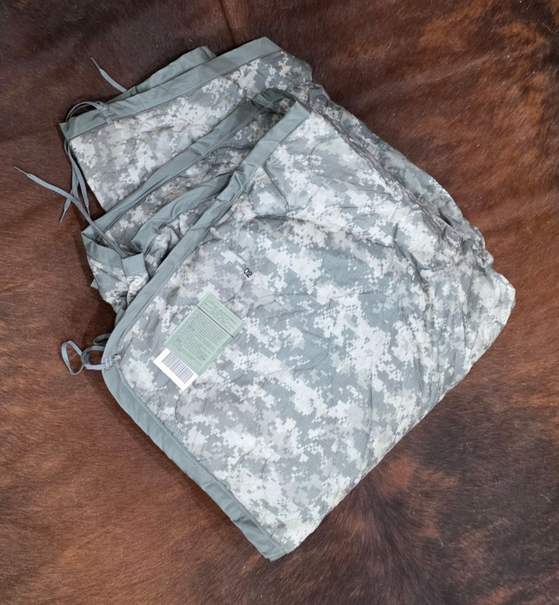 US Military Army ACU Poncho Liner Woobie Blanket - New