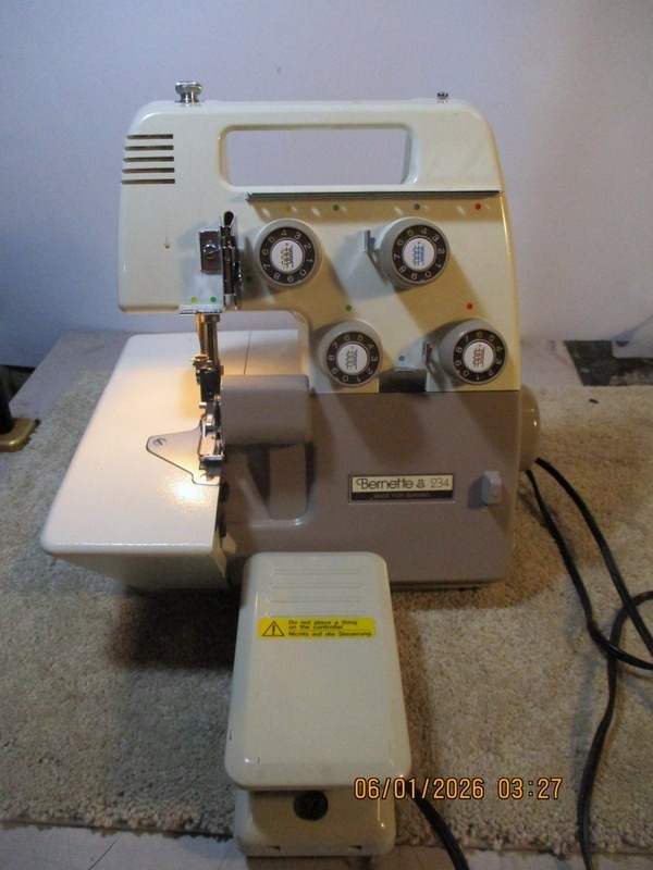 Bernina Bernette 234 Serger Sewing Machine  w/ Foot Pedal – Tested Works