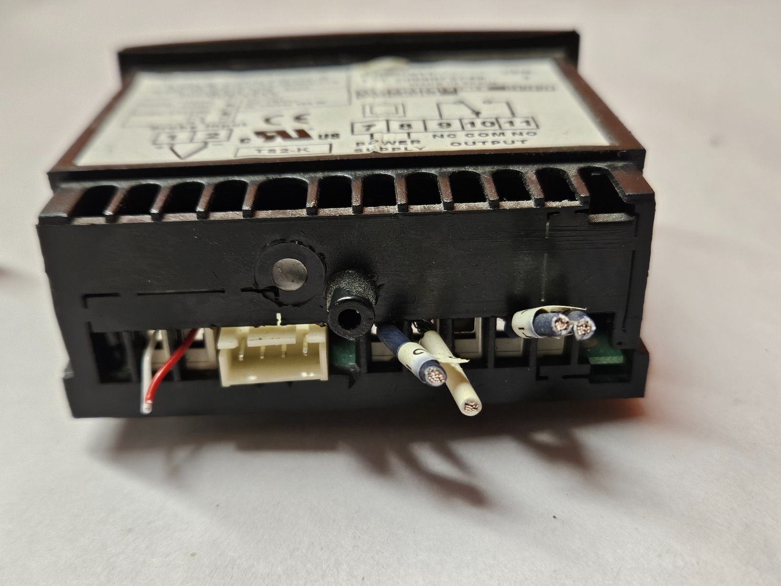 LOVE CONTROLS TS2-K Digital Temperature Controller – 230VAC – Used