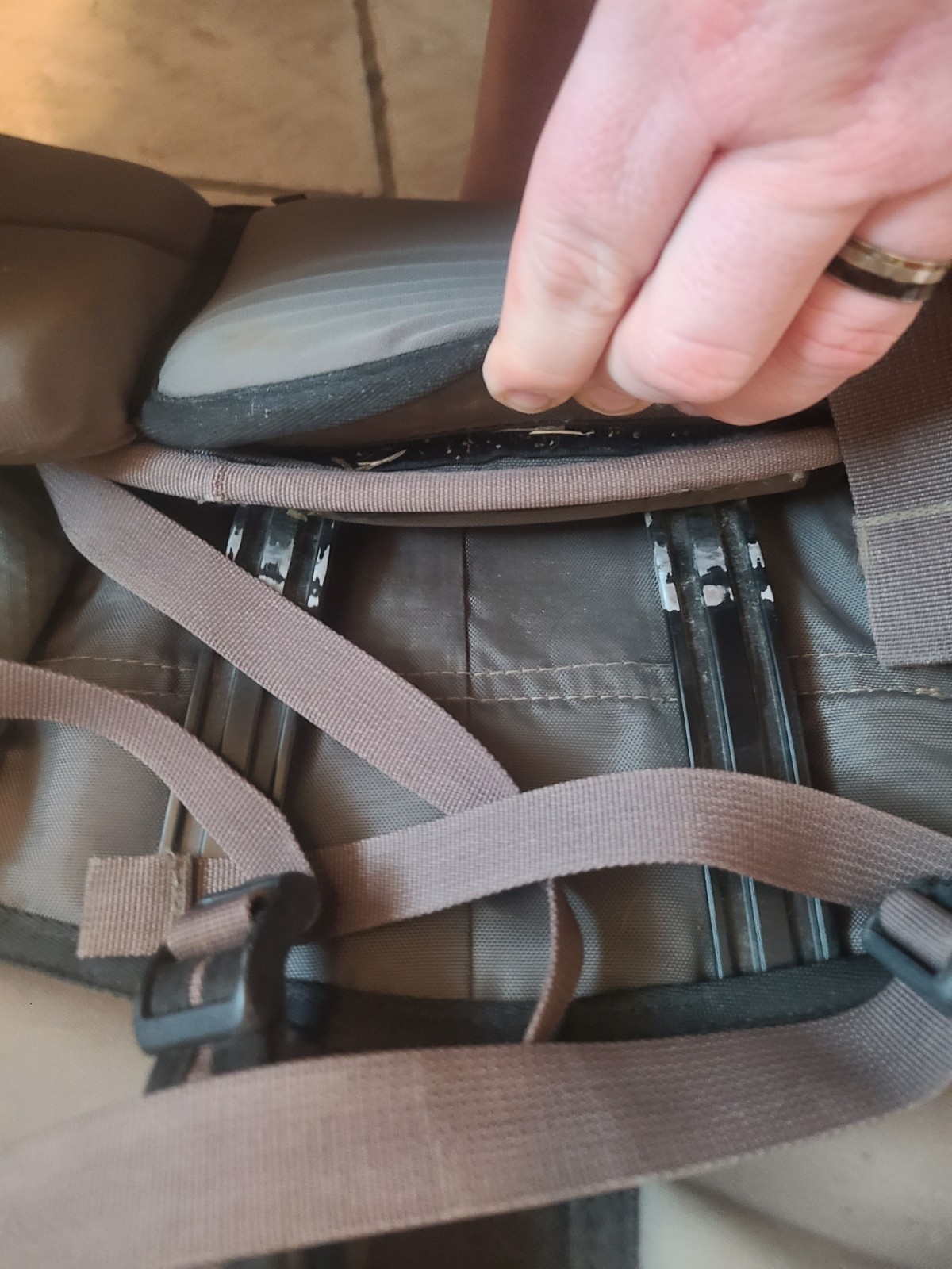 REI Saturn Internal Frame Hiking Camping Backpack Read Description