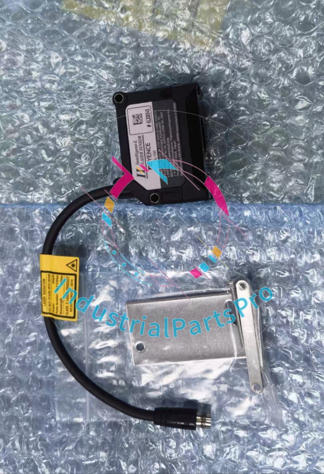 1PC New Keyence IL-100 Sensor New In Box IL-100