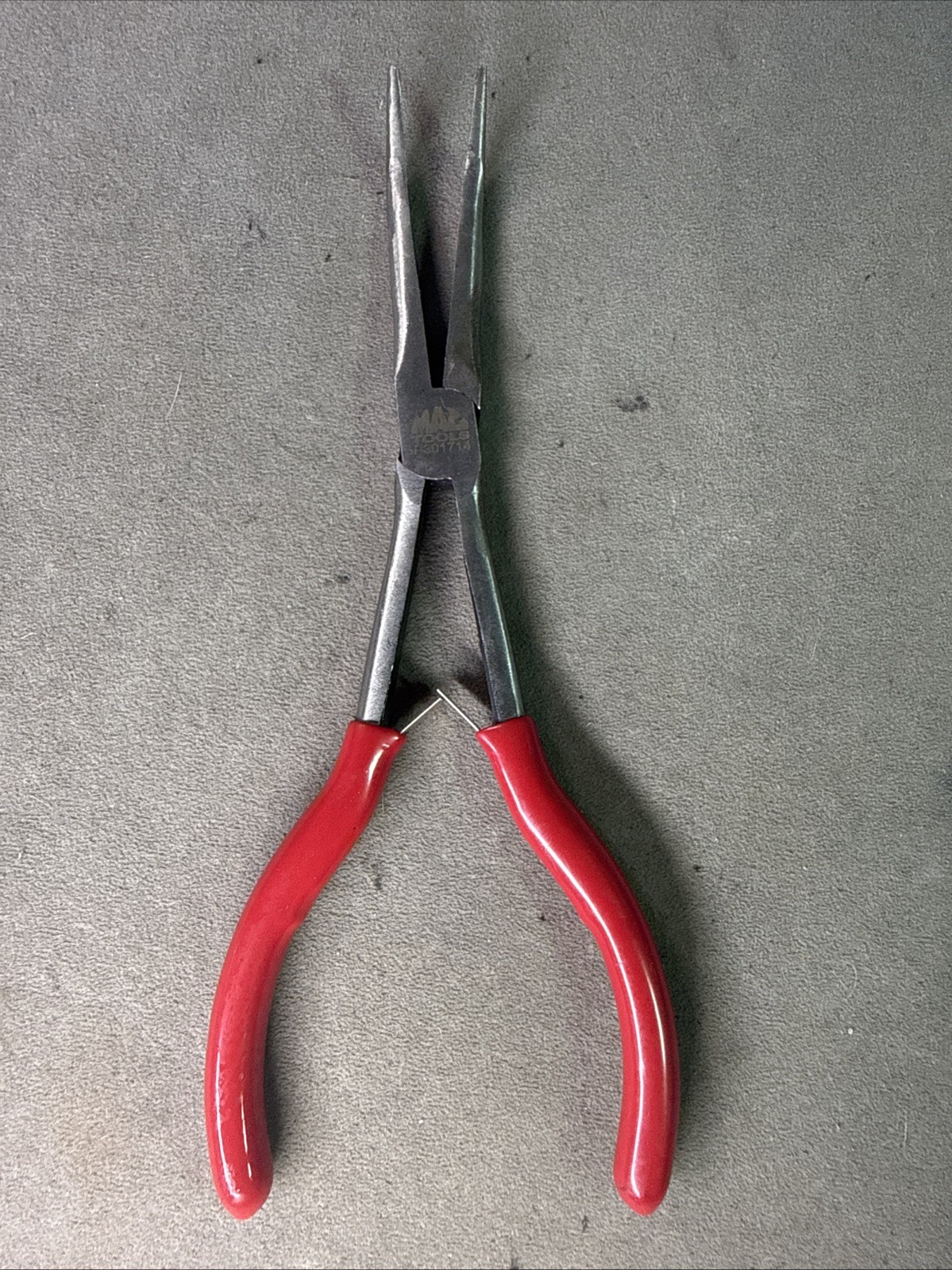 Mac Tools 7" Curved Nosed Smooth Pliers P301714