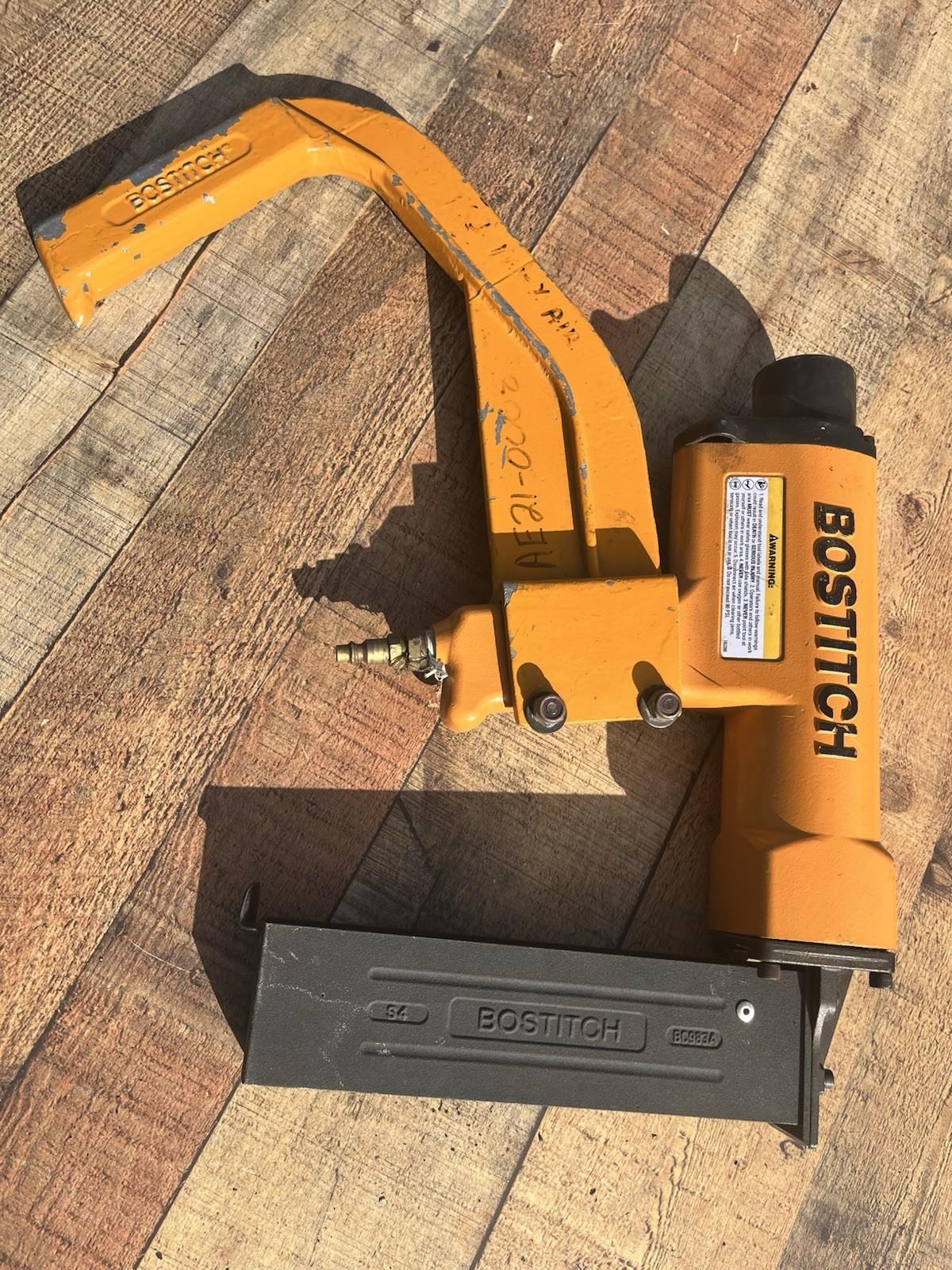 Bostitch MIII M3 Pneumatic Hardwood Floor Nailer Stapler Missing Base