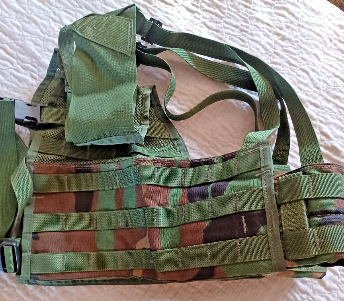 USGI Woodland MOLLE Fighting Load Carrie FLC Exc