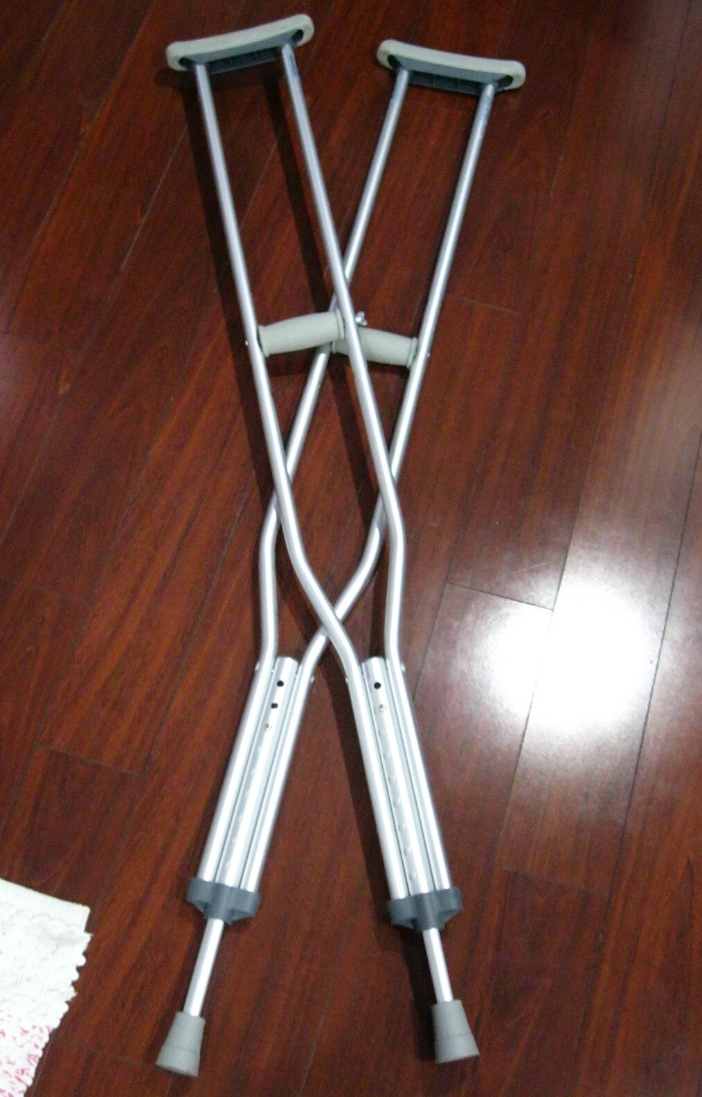 MEDLINE Guardian Aluminum Adjustable Push Button Adult 5'10"-6'6" Crutches