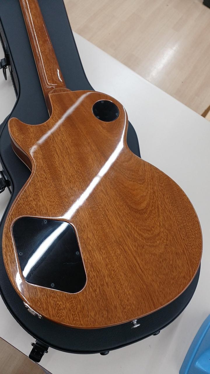 GIBSON LES PAUL LASSIC electric guitar