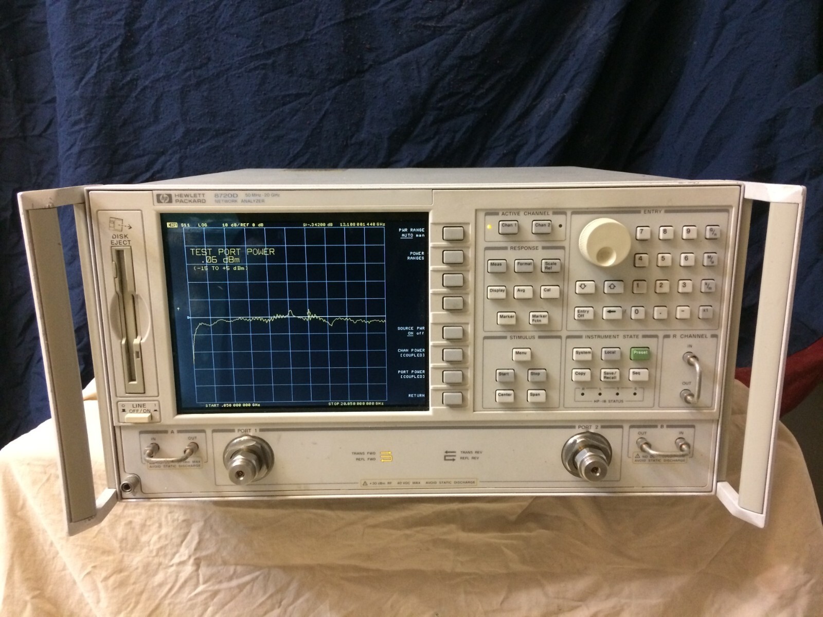HP 8720d Network Analyzer. OPT: 1D5,010,012,400. Tested and Working - Very Clean
