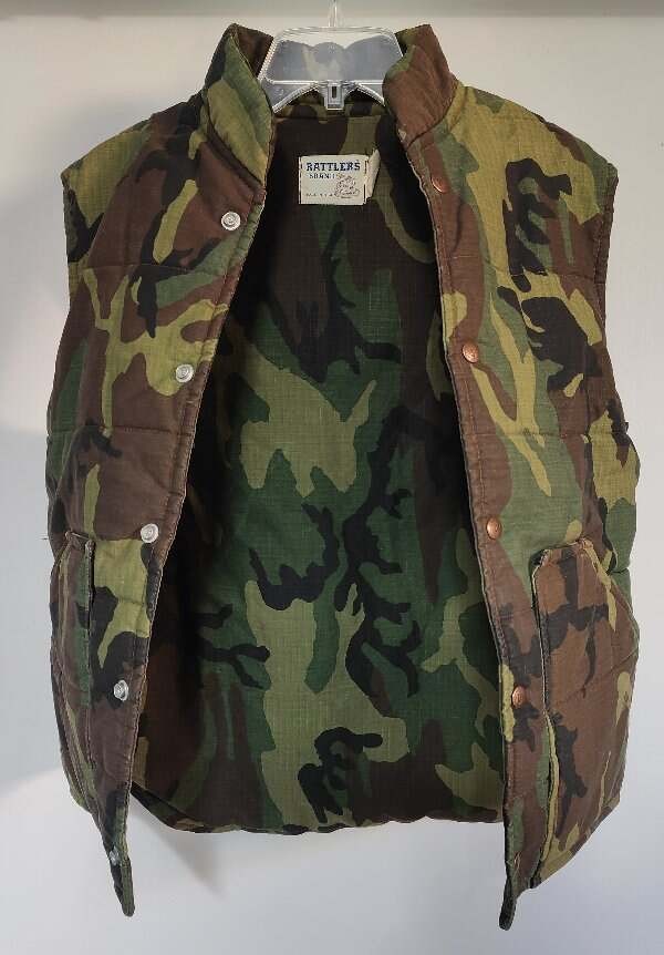 Rattlers Brand Men's Sz M Hunting Vest Jacket Insulated Camo Camouflauge Print S