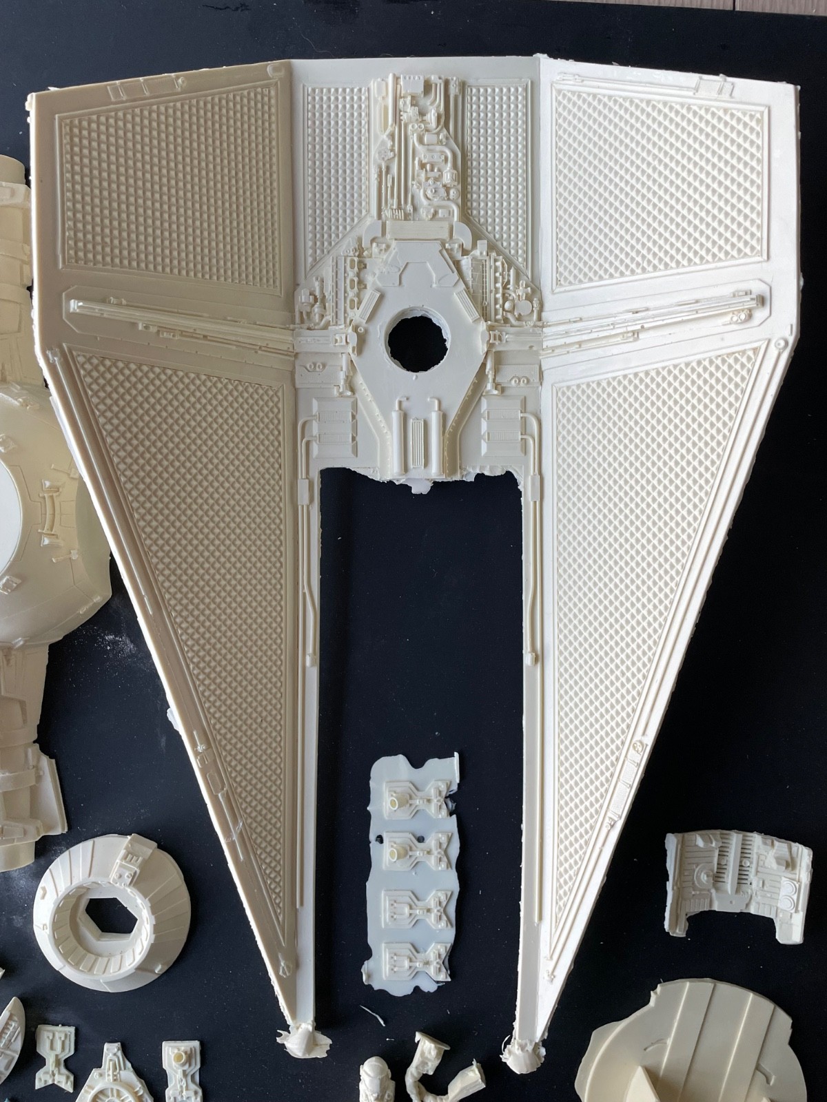 Studio Scale Tie Interceptor Resin Casted Model Kit (1/24