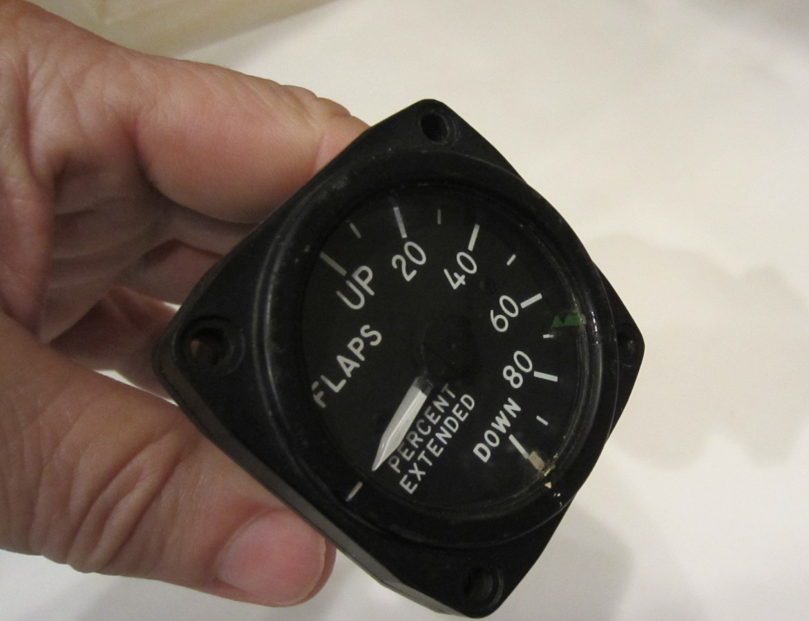 GE AIRCRAFT GAUGE FLAP POSITION P/N 8DJ48LAA2