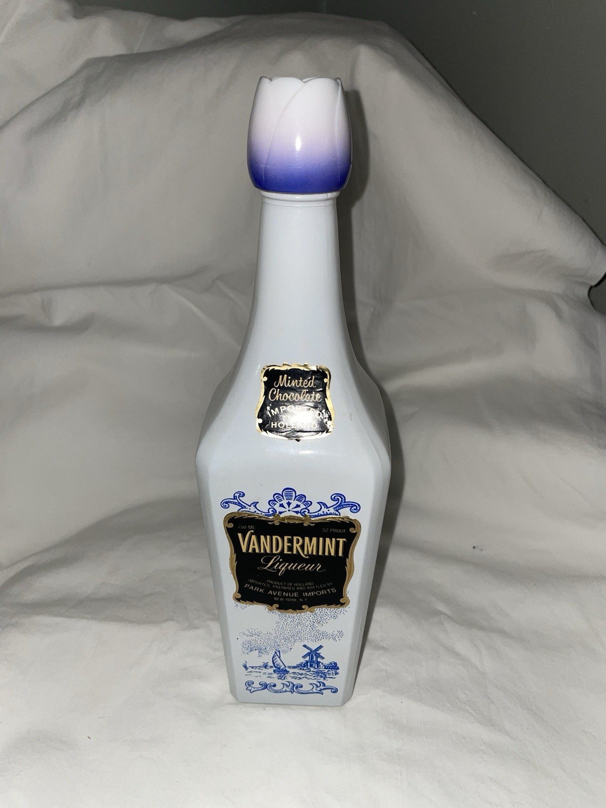 Vandermint Liqueur Collectible Bottle White Blue 750 ml Decorative(A3)