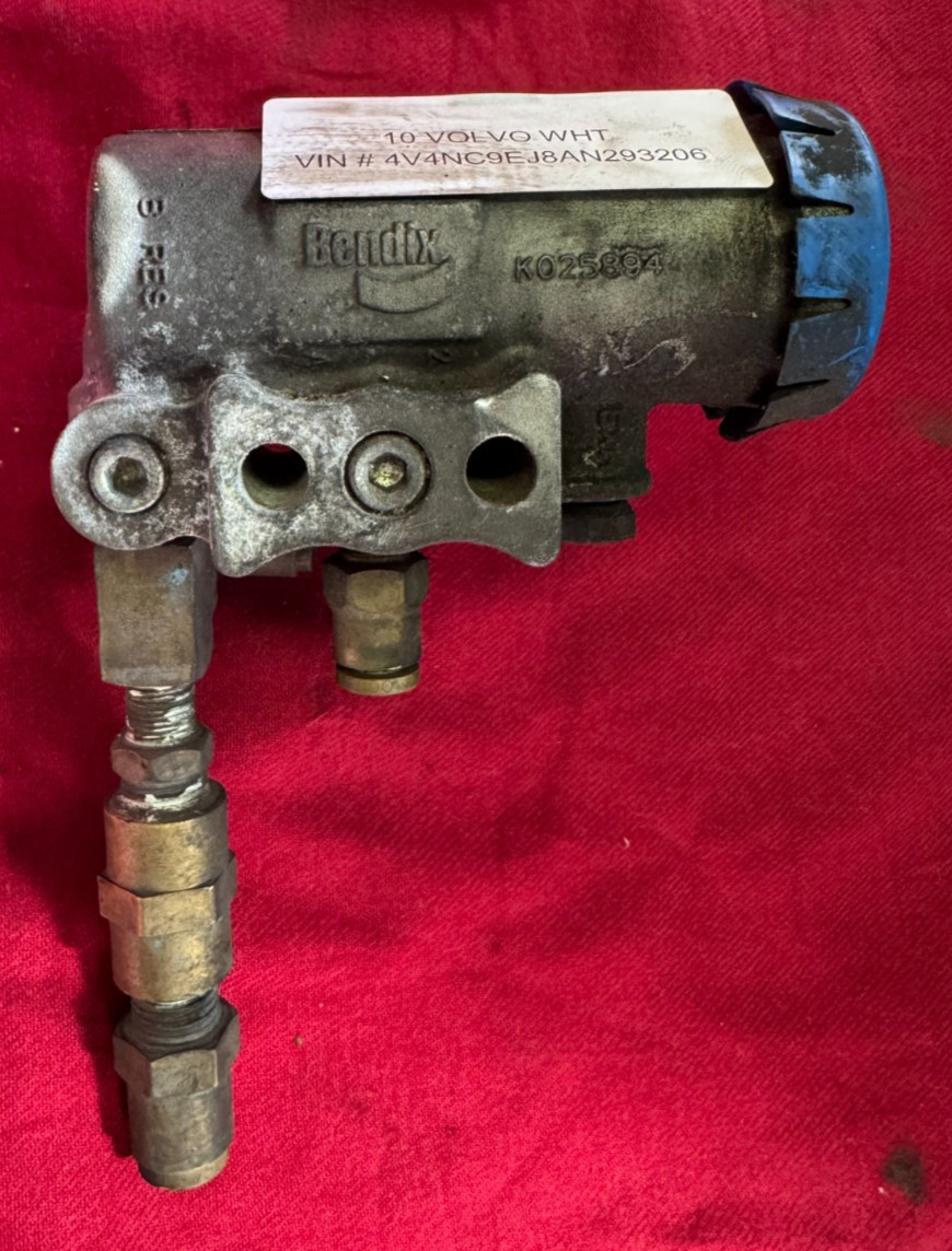 OEM Bendix Air Compressor Governor K025894, 2010 VOLVO VIN # 293206
