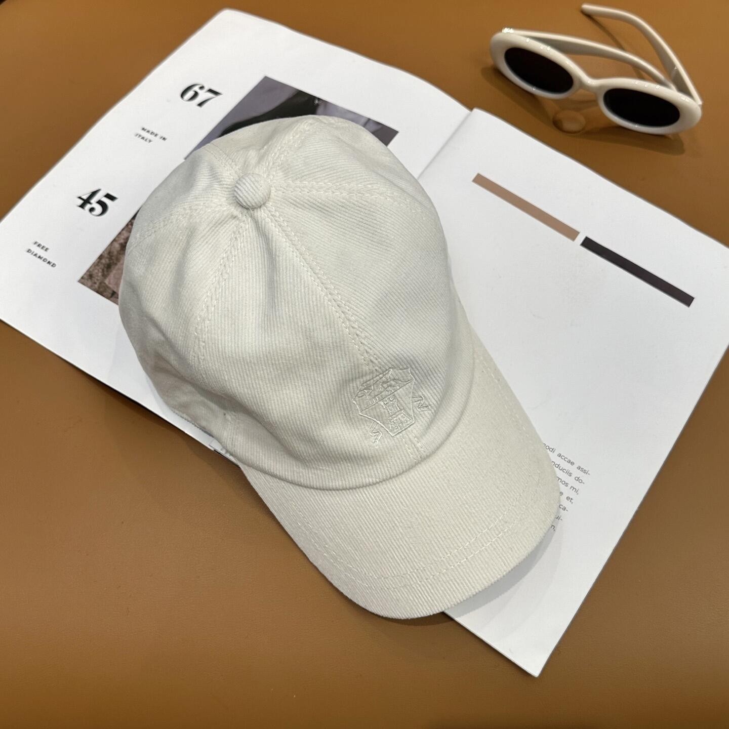 Brunello Cucinelli Men's Business Casual Corduroy Baseball Cap Adjustable White