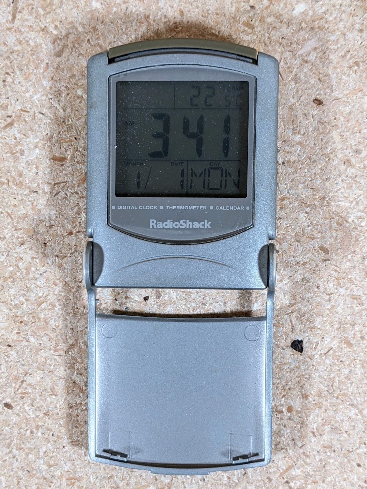 Vintage Radio Shack LCD Digital Travel Clock/Calendar Thermometer Tested Works