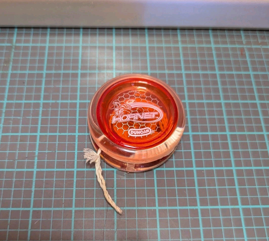 DUNCAN Intermediate Hornet Looping YoYo Yo Yo-Yo Yoyo Red / Clear Responsive