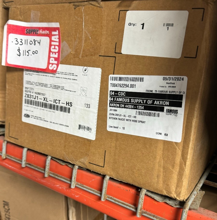 ZURN Z831J1-XL-ICT-HS Kitchen Faucet With Hose Spray - Brand New!