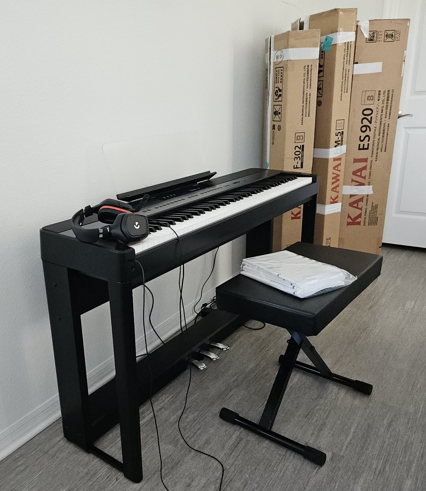 Kawai ES920 Digital Piano Bundle-HM-5 Stand-F-302 Pedals-MINT w/ Original Boxes