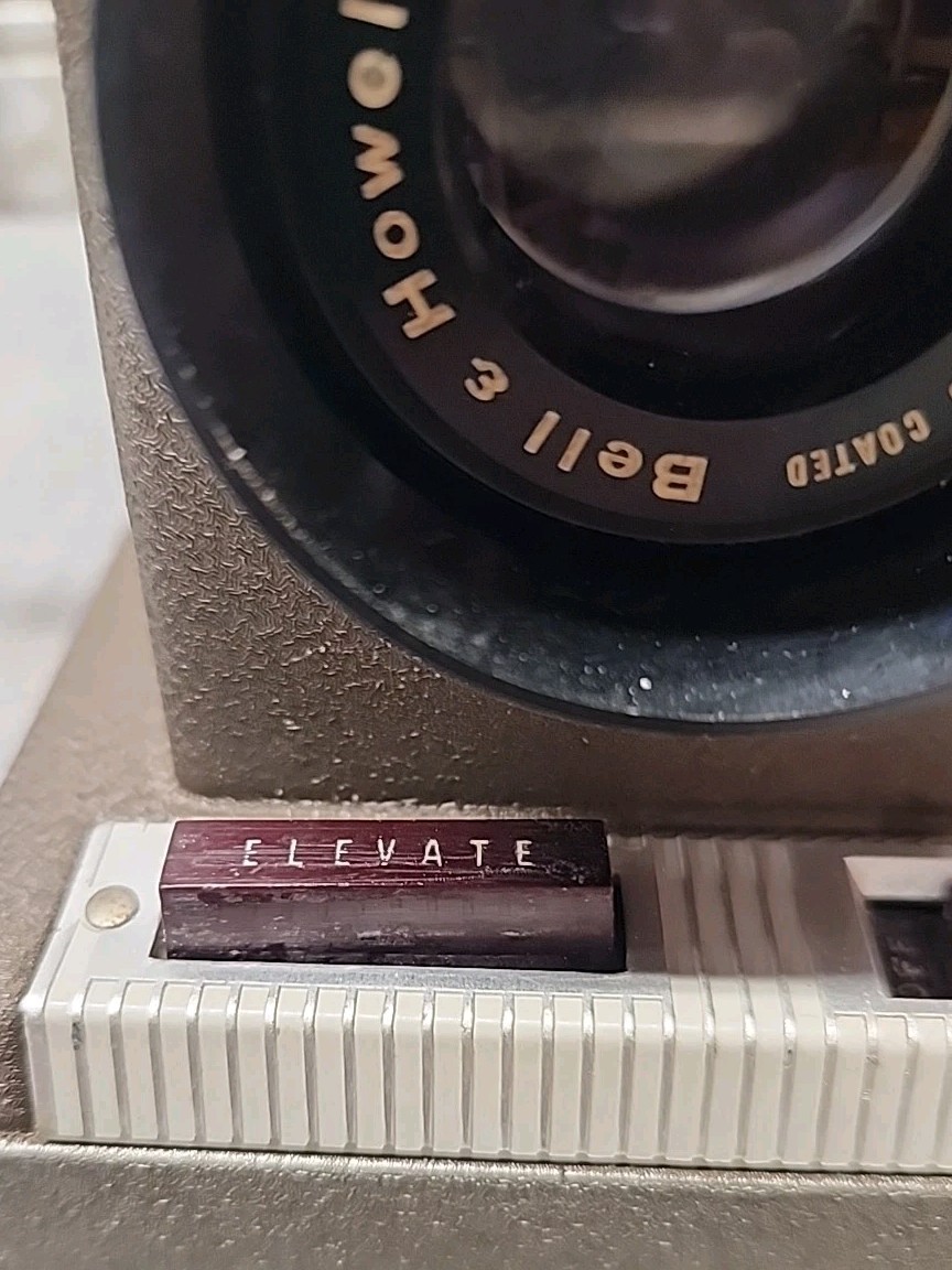 Bell & Howell Headliner Model 707 slide Projector Light Works Great Condition
