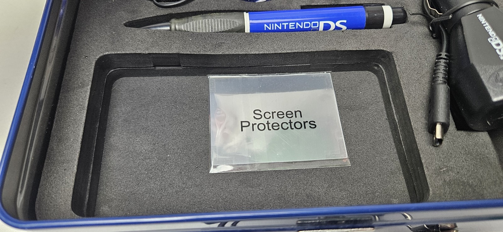 2007 Nintendo DS Lite Ultimate Starter Kit Tin Lunch Box DS Accessories