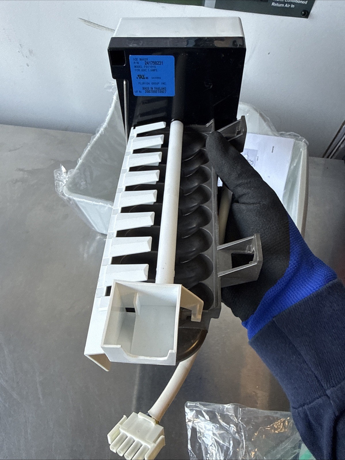 Frigidaire IM116000 Refrigerator Ice Maker Kit