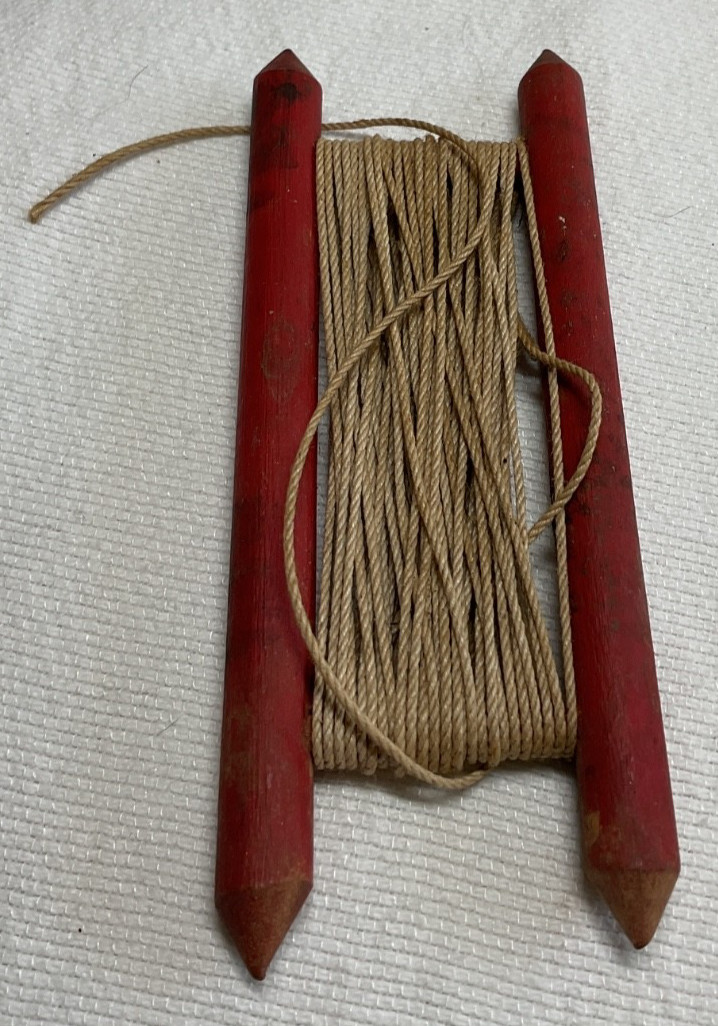 Antique 1920,s Wood Handline Spinning Hand Line fishing Antique Pegs Red