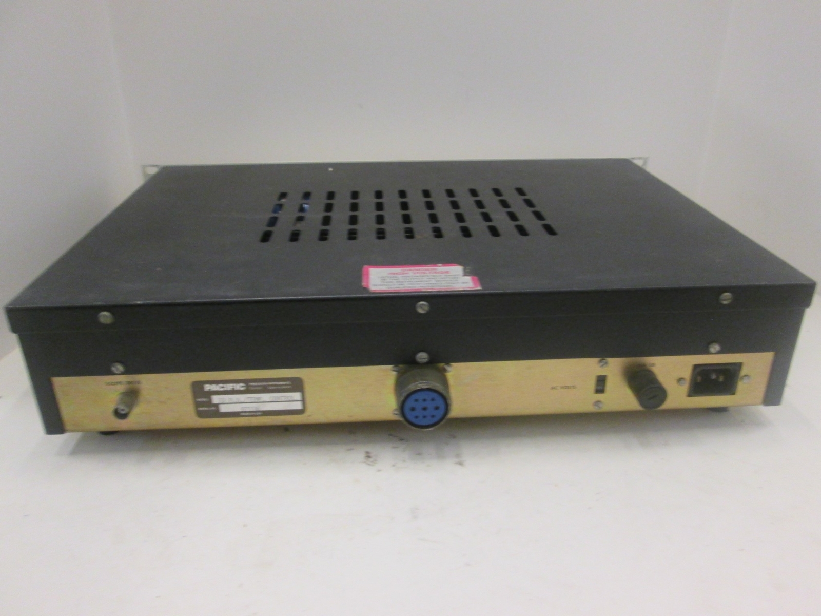 Pacific Instruments, Model 33, Power Supply/ Temperature Controller, Used