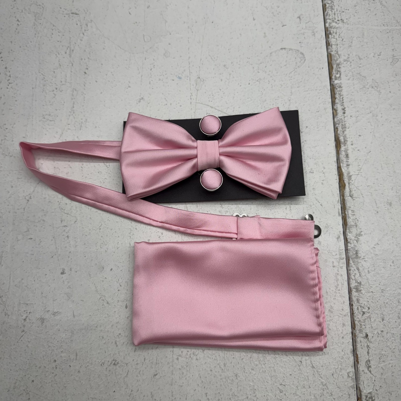 GUSLESON Tie Set Mens One Size Blush Pink Satin Bow Tie Cufflinks Pocket Square