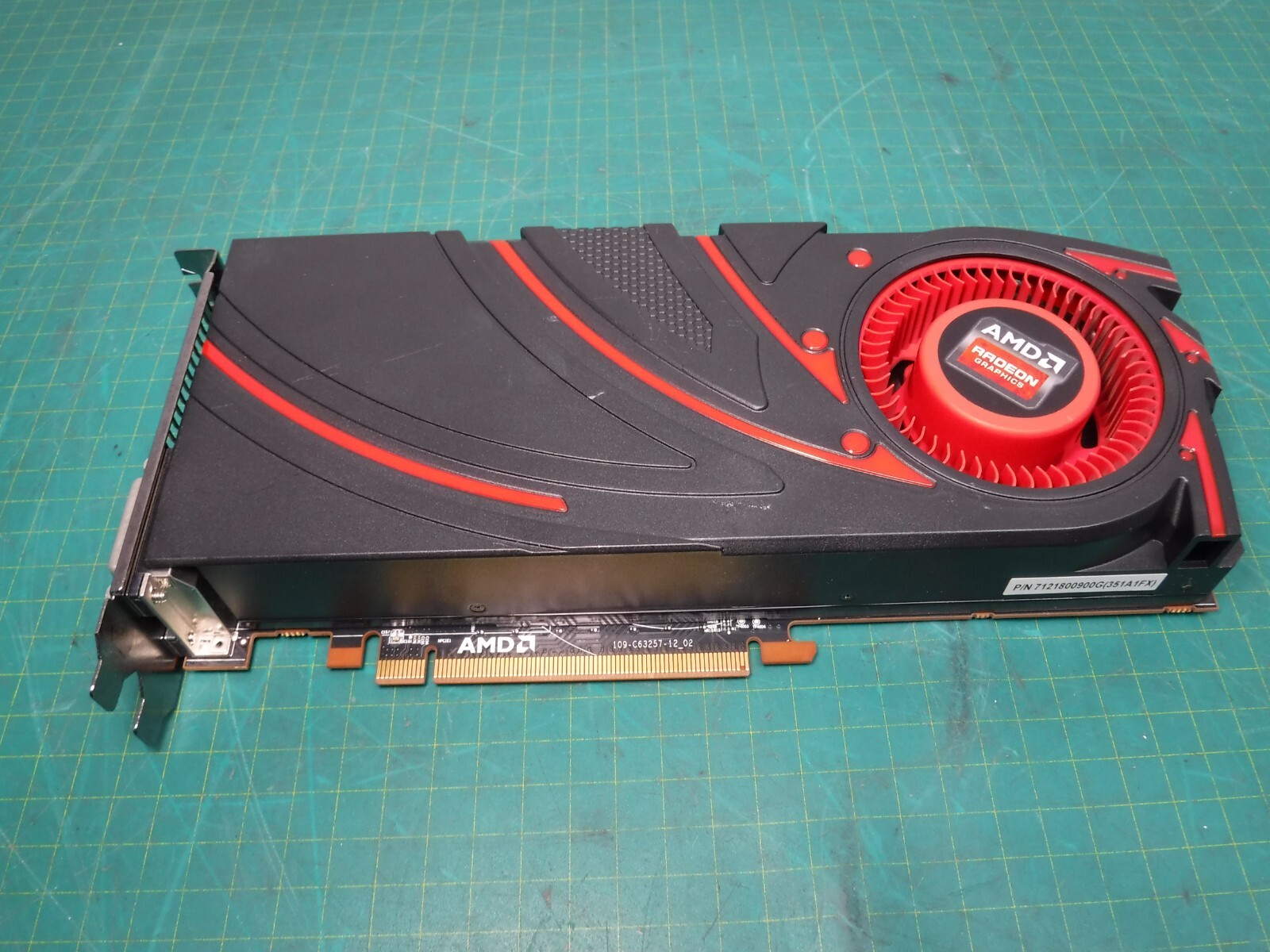Dell AMD Radeon R9 270 2GB 256BIT GDDR5 Graphics Card. 0106DK, C632, 102C6320301