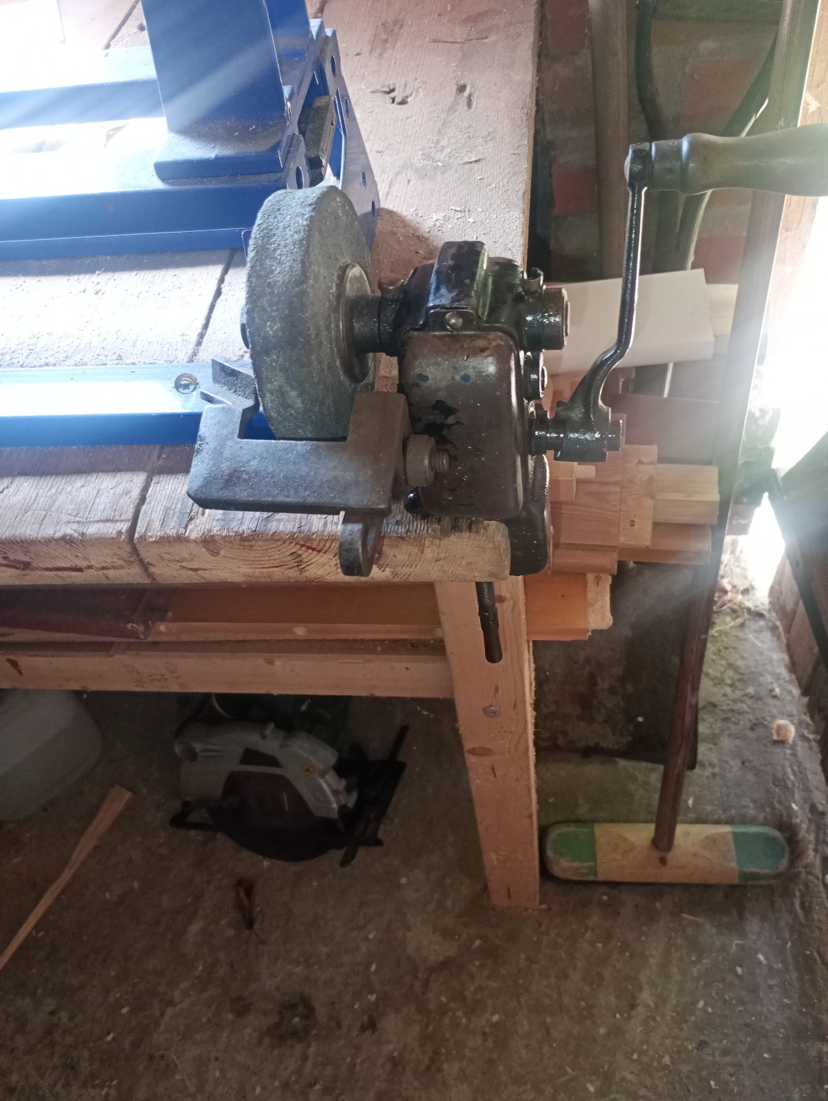 Hand cranked Grinding wheel. American, Unbranded