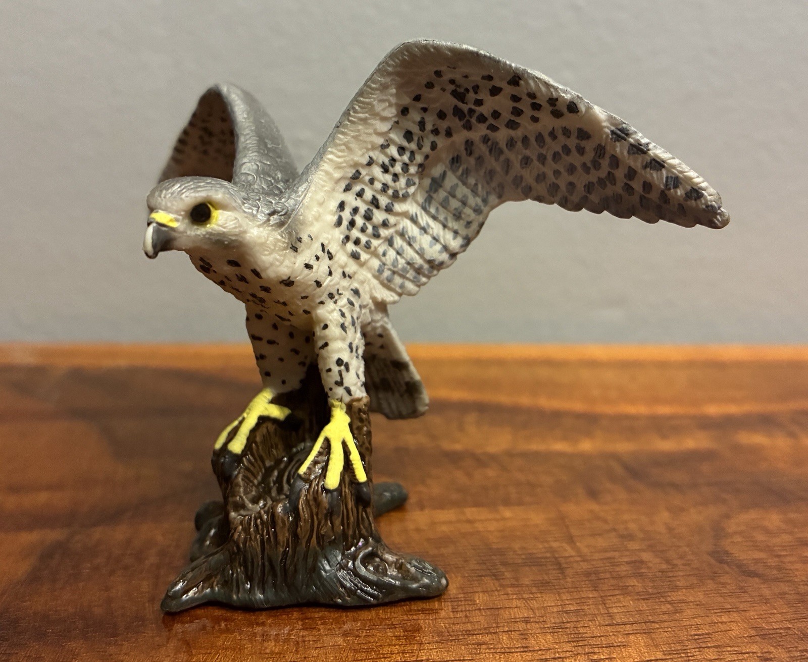 Schleich PEREGRINE FALCON Bird Wildlife Animal Figure 2011 Retired Lot 14633