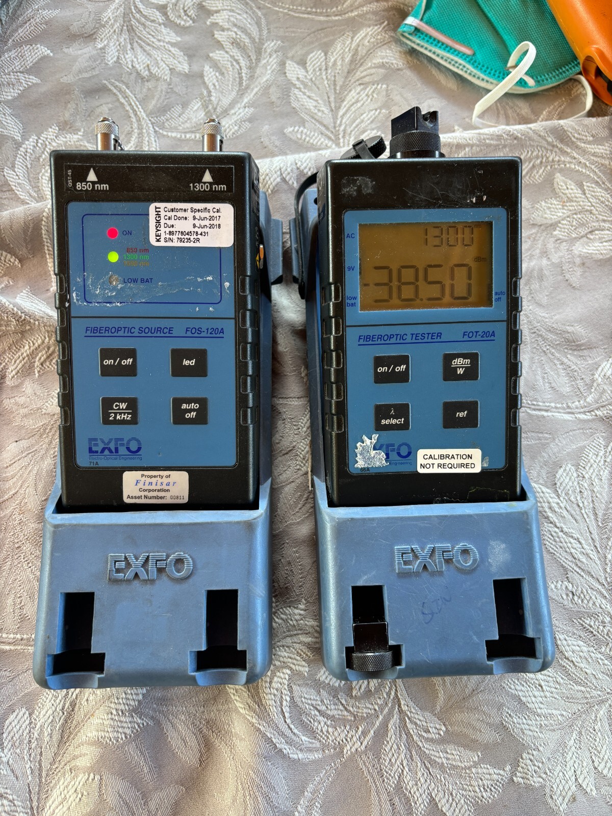 EXFO FOT-20A Fiber Optic Tester & FOS-120A FIBEROPTIC SOURCE TESTER 850 - 1300nm